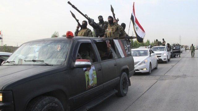 <p>
	<span style="font-size: 11.8181819915771px;">&quot;Ислямска държава&ldquo; често използва социални медии, за да увеличава влиянието си. <em>Снимка: Ройтерс</em></span></p>
