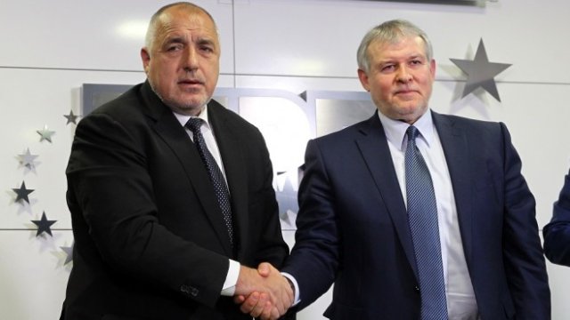 <p>
	Премиерът и председател на ГЕРБ Бойко Борисов и председателят на СДС Румен Христов.<em> Снимка: БТА</em></p>
