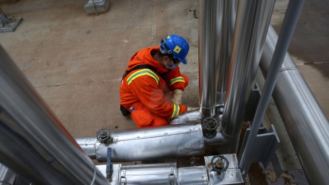 Заради санкциите на ЕС Русия е принудена да търси алтернативни дестинации за енергийните си продукти. Снимка: Bloomberg LP