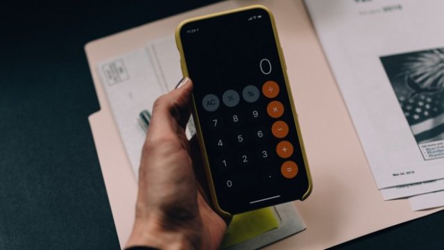 <p>
	<em>Снимка:&nbsp;<a href="https://unsplash.com/@kellysikkema?utm_source=unsplash&amp;utm_medium=referral&amp;utm_content=creditCopyText">Kelly Sikkema</a>&nbsp;on&nbsp;<a href="https://unsplash.com/s/photos/finance?utm_source=unsplash&amp;utm_medium=referral&amp;utm_content=creditCopyText">Unsplash</a></em></p>
