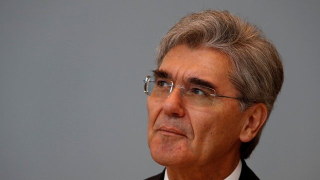 <p>
	Главният изпълнителен директор на Siemens Джо Кезер. <em>Снимка: Ройтерс</em></p>
