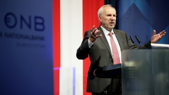 <p>
	Евалд Новотни. <em>Снимка: Архив Ройтерс</em></p>
