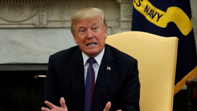 <p>
	Доналд Тръмп остави решението за програмата в ръцете на Конгреса. <em>Снимка: Ройтерс</em></p>
