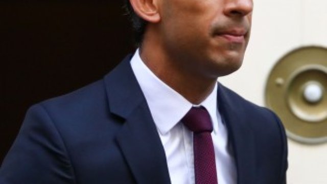 <p>
	Британският финансов министър Риши Сунак.&nbsp;<em>Снимка: Simon Dawson/Bloomberg</em></p>
