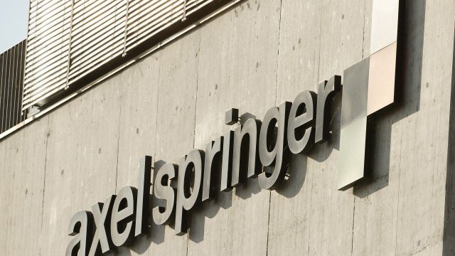 <p>
	Отрицателно се е развивал преди всичко печатният бизнес зад граница. <em>Снимка: Ройтерс</em></p>
