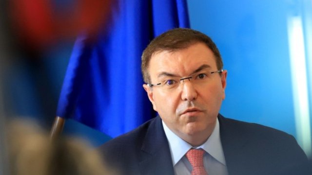 <p>
	Здравният министър&nbsp;проф. Костадин Ангелов.&nbsp;<em>Снимка: БГНЕС</em></p>
