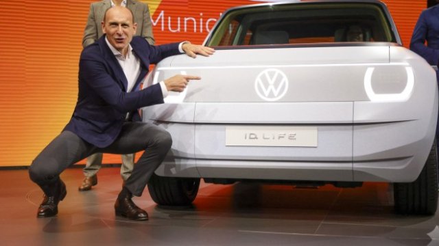 <p>
	Изпълнителният директор на германската автомобилна марка Volkswagen Ралф Брандщетер. <em>Снимка: Bloomberg L.P.</em></p>
