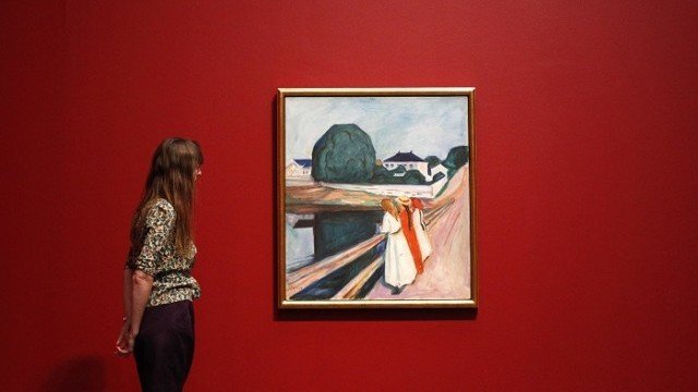 <p>
	Картината "Момичета на моста" от&nbsp;норвежкия художник Едвард Мунк.<em> Снимка: Архив Ройтерс</em></p>
