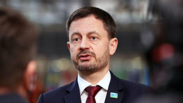 <p>
	Премиерът на Словакия Едуард Хегер. <em>Снимка: Dursun Aydemir/Bloomberg</em></p>
