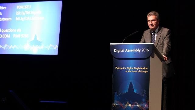 <p>
	Гюнтер Йотингер. Снимка: <em>ЕК</em></p>
