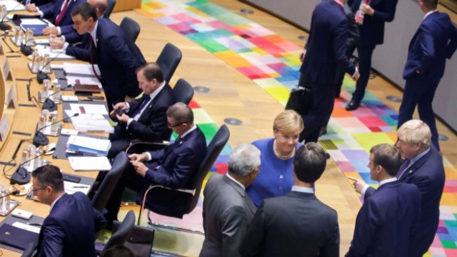 <p>
	Кадър от последната среща на върха на европейските лидери на 17-18 октомври.<em> Снимка: Ройтерс</em></p>
