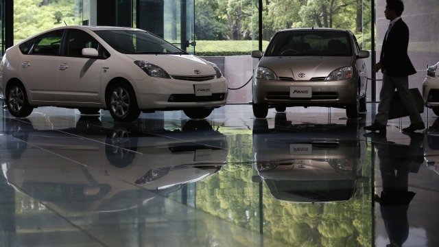 <p>
	Силното търсене на екологично чисти хибридни автомобили за японския пазар ще окрили продажбите. <em>Снимка: Ройтерс</em></p>
