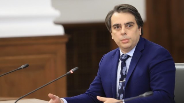 <p>
	Асен Василев. <em>Снимка: БГНЕС</em></p>
