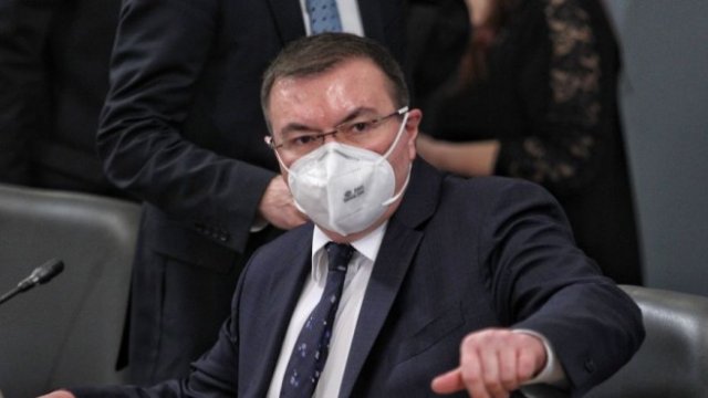 <p>
	Здравният министър Костадин Ангелов.<em> Снимка: Димитър Кьосемарлиев, Investor Media Group</em></p>
