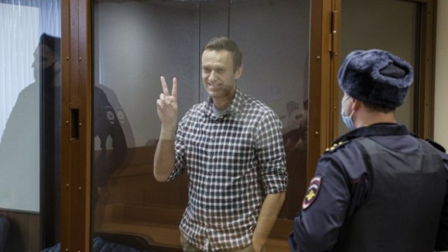 <p>
	Навални по време на изслушването в съда. <em>Снимка: ЕРА</em></p>
