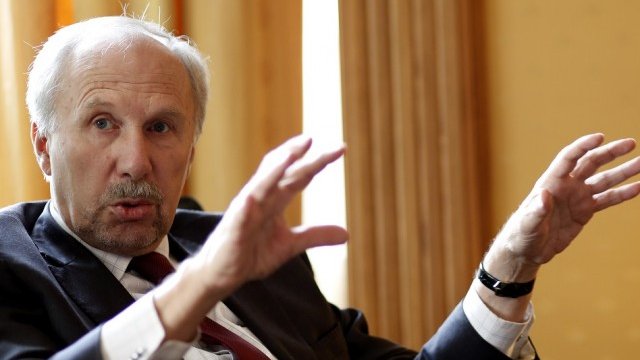 <p>
	Евалд Новотни.<em> Снимка: Архив Ройтерс</em></p>
