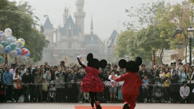 <p>
	Китайците &quot;са луди&quot; по Дисниленд. <em>Снимка: архив Ройтерс</em></p>
