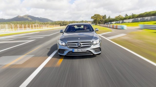 <p>
	Снимки: Mercedes-Benz</p>
