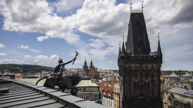 Гледка към Прага от покрива на Чешката централна банка. Снимка: Milan Jaros/Bloomberg