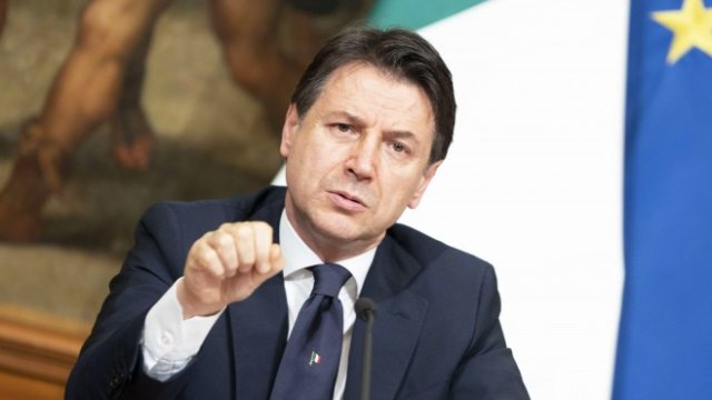 <p>
	Италианският премиер Джузепе Конте. <em>Снимка: EPA/CHIGI PALACE HANDOUT</em></p>
