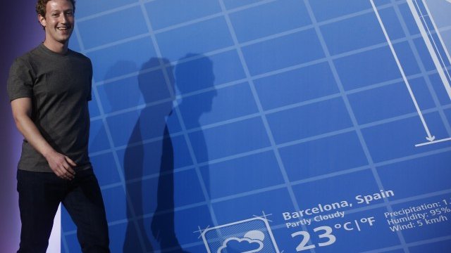 <p>
	&nbsp;&bdquo;WhatsApp е огромен подарък за визията на Facebook за свързването на всеки един на планетата&ldquo;. <em>Снимка: Ройтерс</em></p>
