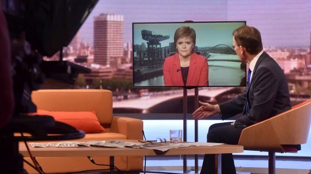 <p>
	&nbsp;Първият министър на Шотландия Никола Стърджън пред BBC. <em>Снимка: Ройтерс</em></p>
