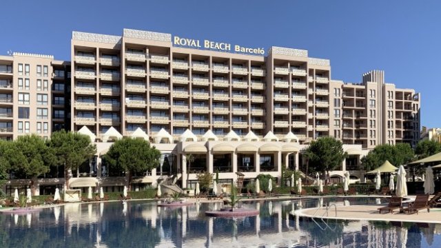 <p>
	Снимки:&nbsp;Barcel&oacute; Royal Beach</p>
