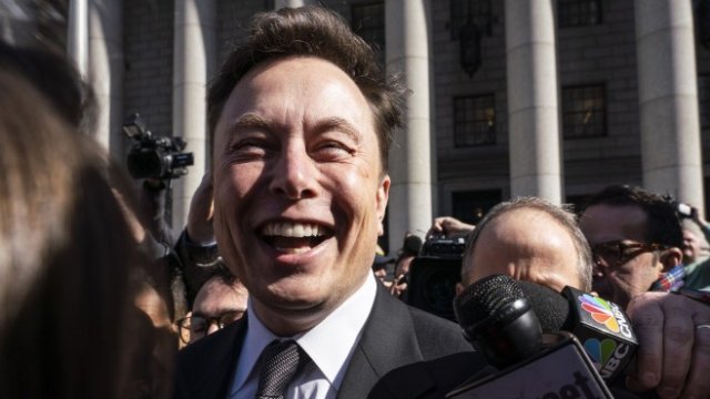 <p>
	Главният изпълнителен директор на Tesla Илон Мъск. <em>Снимка:&nbsp;Natan Dvir/Bloomberg</em></p>
