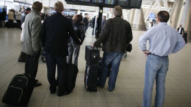 <p>
	<em>Летище София. Снимка: Архив Ройтерс</em></p>
