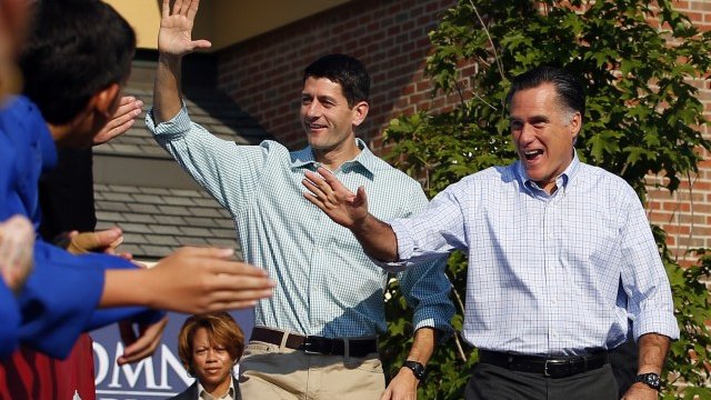 <p>
	Мит Ромни и Пол Райън имат шансове да се преборят с Обама. <em>Снимка: Ройтерс</em></p>
