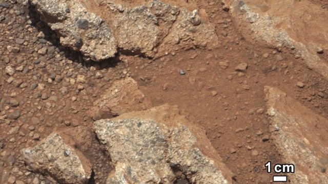 <p>
	Повърхността на Марс, заснета от космическия апарат Curiosity на НАСА. <em>Снимка: Ройтерс</em></p>
