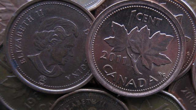 <p style="text-align: justify;">
	Заради бурното развитие на безналичните плащания някои монети дори изчезнаха. <em>Снимка: Ройтерс</em></p>
