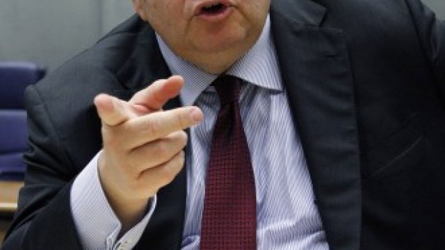 <p>
	Гръцкият министър на финансите Евангелос Венизелос. <em>Снимка: Ройтерс</em></p>
