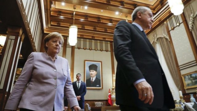 <p>
	Ангела Меркел и Реджеп Тайип Ердоган по време на срещата им в Анкара. <em>Снимка: Ройтерс</em></p>
