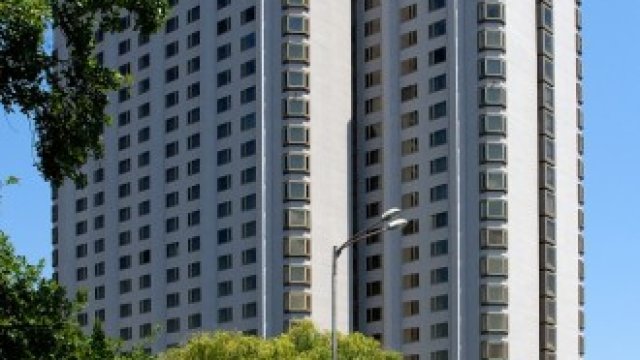 <p>
	<em>airbnb.com</em></p>
