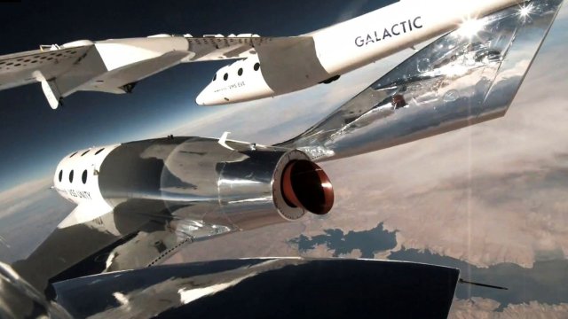 VSS Unity на Virgin Galactic, космически самолет с ракетен двигател, по време на първия му полет. Снимка: EPA/VIRGIN GALACTIC