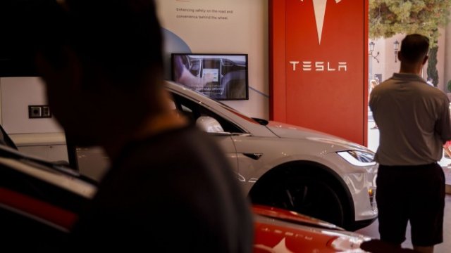 До 5 години цената на акцията на Теsla ще е 7000 долара 