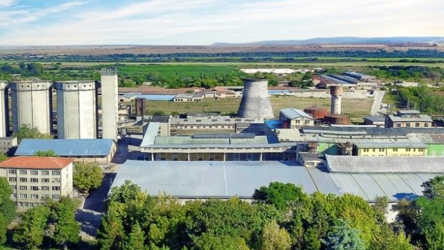 <p>
	<em>Източник: zaharnizavodi.com</em></p>
