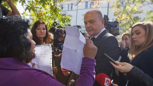 <p>
	Социалният министър Бисер Петков. <em>Снимка: Димитър Кьосемарлиев, Investor Media Group</em></p>
