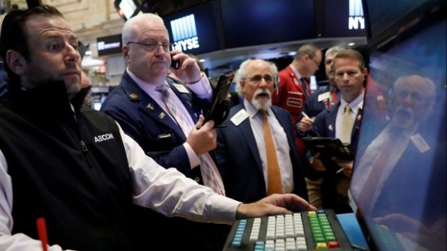 Американските борси затвориха на червено, но Nasdaq записа 7-ми месечен ръст