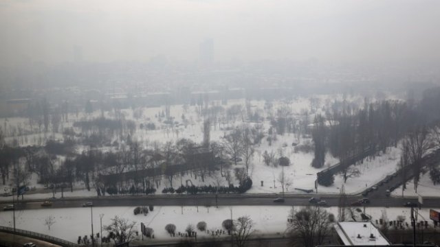 <p>
	София в ден със силно замърсен въздух. <em>Снимка: БТА</em></p>
