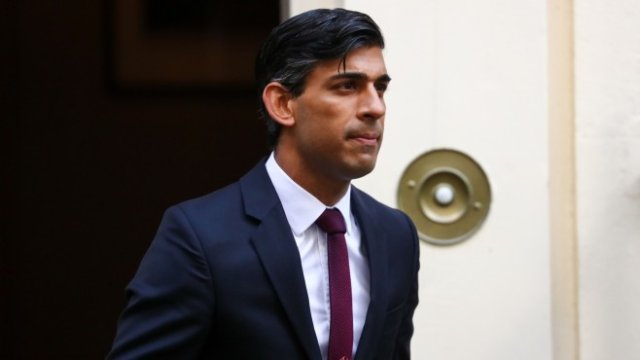 <p>
	Британският финансов министър Риши Сунак. <em>Снимка:&nbsp;Simon Dawson/Bloomberg</em></p>
