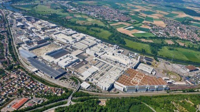<p>
	Фабриката на Audi в Некарсулм, Германия. <em>Снимка: Audi</em></p>
