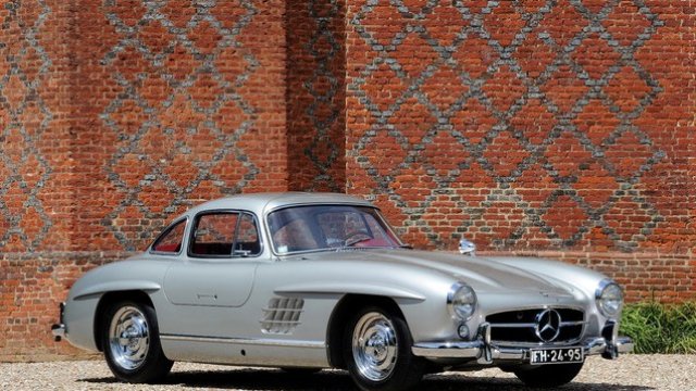 <p>
	1956 Mercedes-Benz 300 SL Gullwing.<em> Снимка:&nbsp;</em><em style="font-size: 12px;">RM Auctions</em></p>

