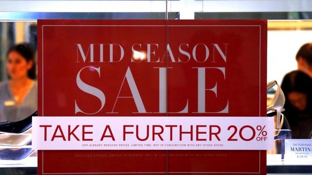 <p>
	ЕЦБ не успява да насърчи инфлацията в еврозоната. <em>Снимка: Ройтерс</em></p>
