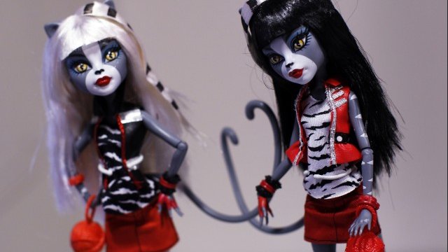 <p>
	Играчките Monster High се продават добре за сметка на Барби. <em>Снимка: Ройтерс</em></p>

