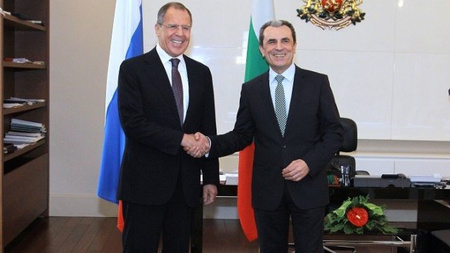 <p>
	Сергей Лавров (вляво) се срещна с българския премиер Пламен Орешарски. Снимка: <em>Правителствена информационна служба</em></p>
