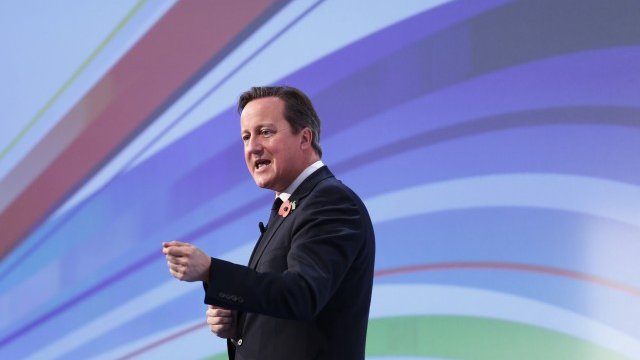 <p>
	Правителството на Камерън преразглежда баланса на силите между Лондон и ЕС. <em>Снимка: архив Ройтерс</em></p>
