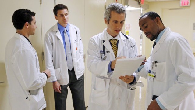 <p>
	Високите цени на здравните услуги са една от основните причини голяма част от американците да не ходят на лекар. <em>Снимка: архив Ройтерс</em></p>
