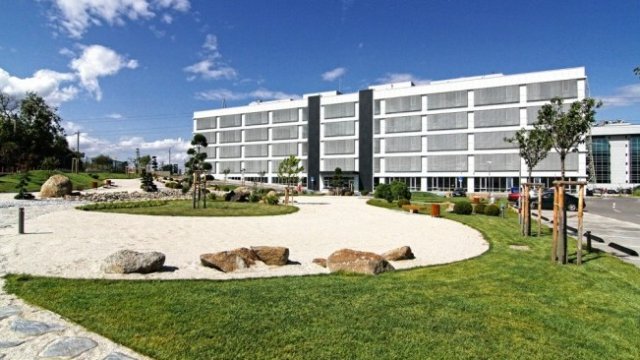 <p>
	Офис сграда &quot;Камбаните&quot;.&nbsp;<em>Снимка: brefbg.com</em></p>
